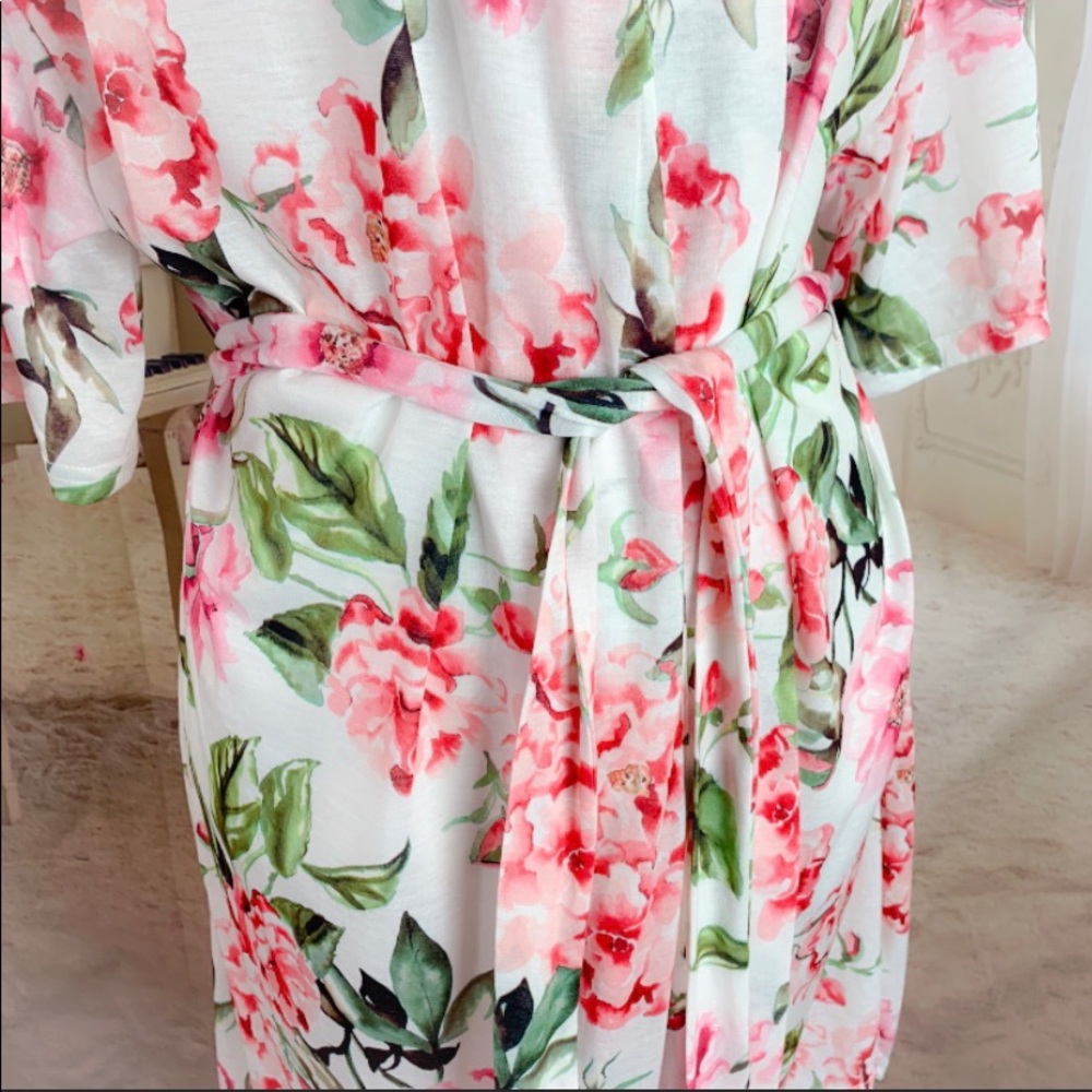 NEW Show Me Your Mumu Brie Floral Robe - Picture 4 of 7